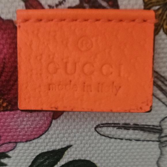 AUTHENTIC FLORAL GUCCI MED. TOTE W/ CROSSBODY w/2 COAS๐ - Picture 8 of 13